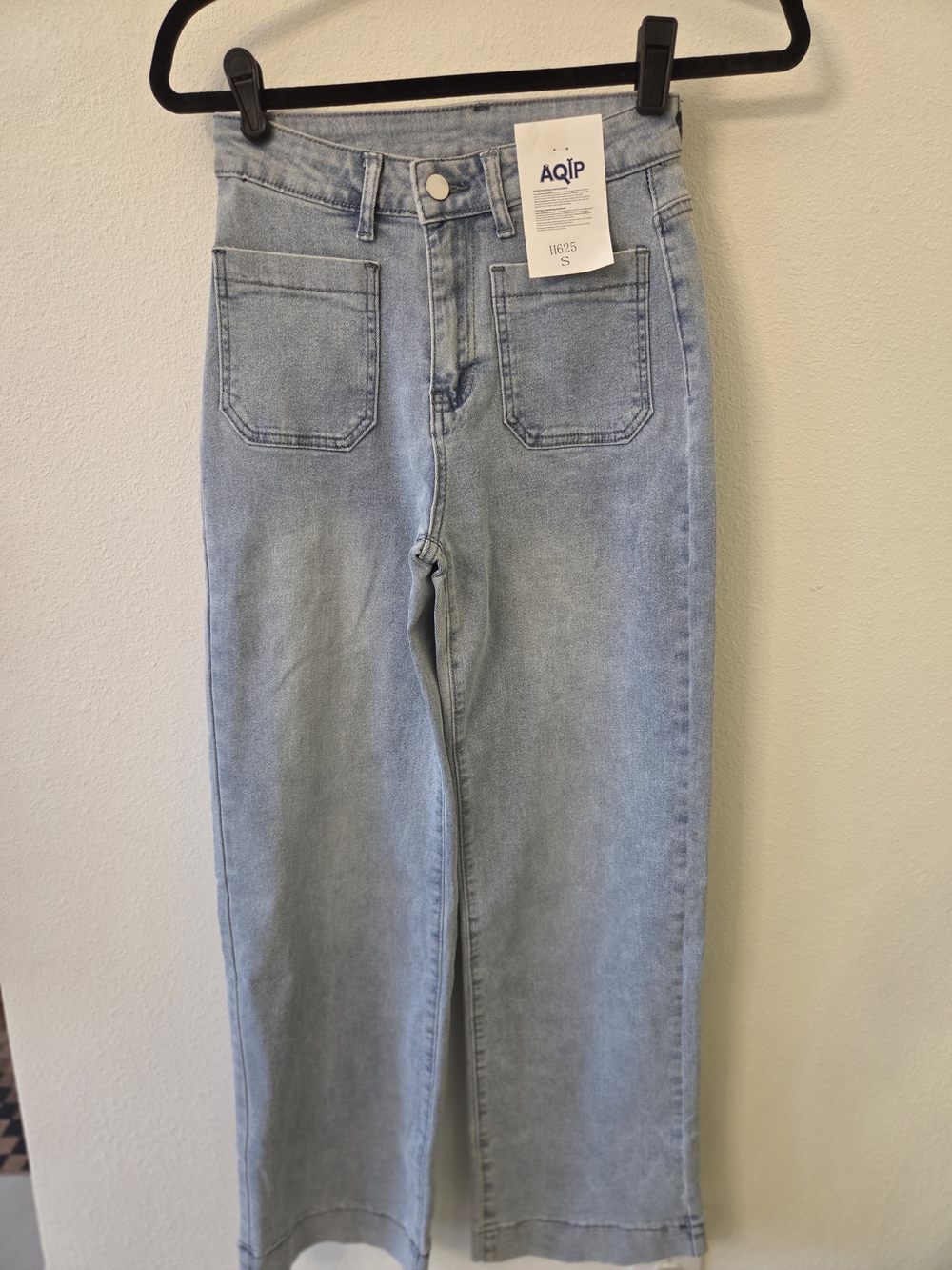 Women's High-Rise Wide Leg Jeans in Light Blue Wash - Picture 2 of 4